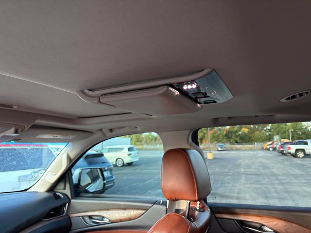Used 2019 Cadillac Escalade Premium Luxury w/ LPO, Radiant Package AWD/4WD image 12