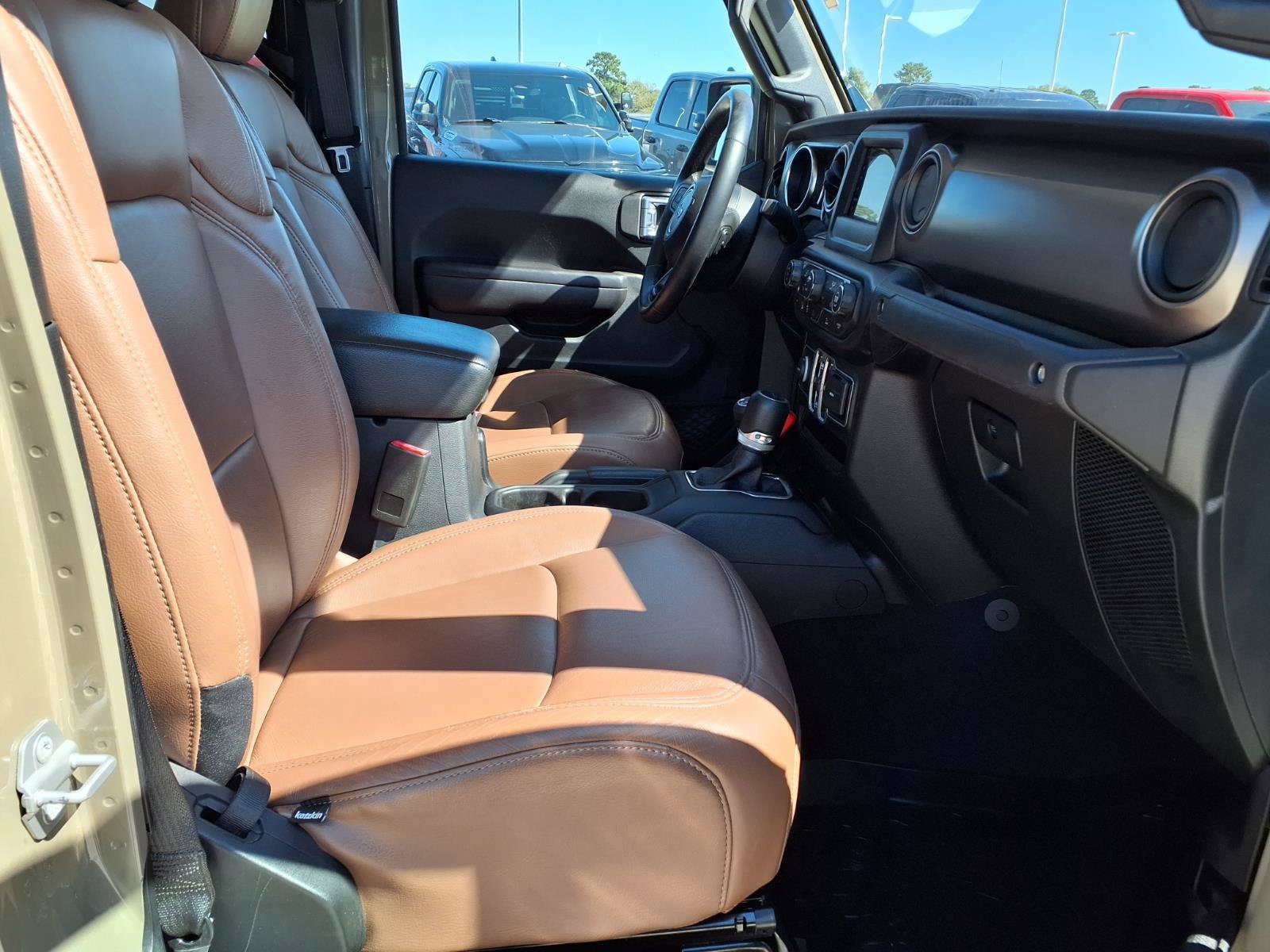 Used 2020 Jeep Gladiator Sport w/ Quick Order Package 24S AWD/4WD image 19