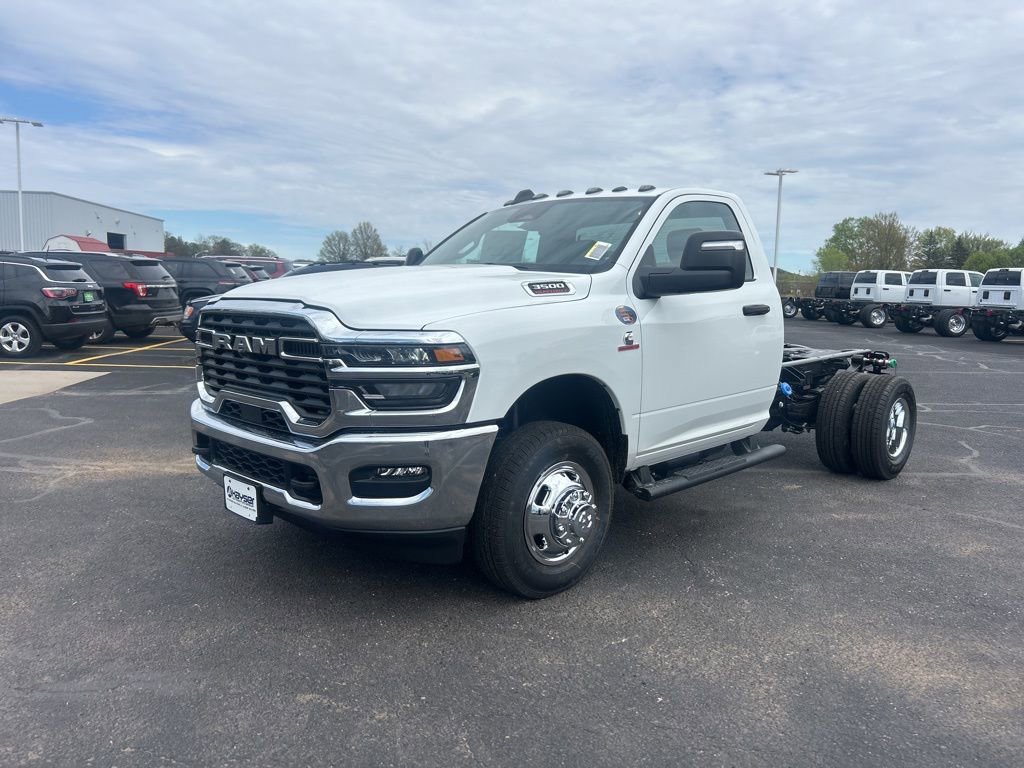 New 2026 RAM 3500 Tradesman w/ Chrome Appearance Group A AWD/4WD image 3