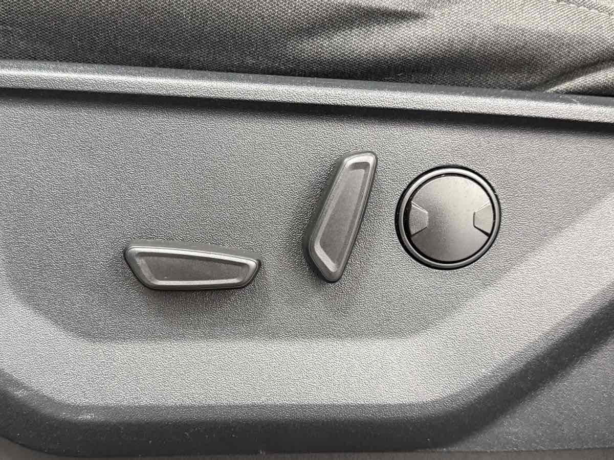 Used 2022 Ford F150 XLT w/ Equipment Group 302A High image 26