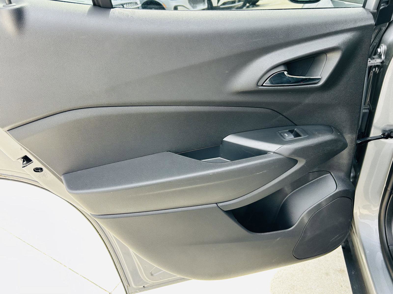 Used 2025 Chevrolet Trax LT w/ Driver Confidence Package image 25