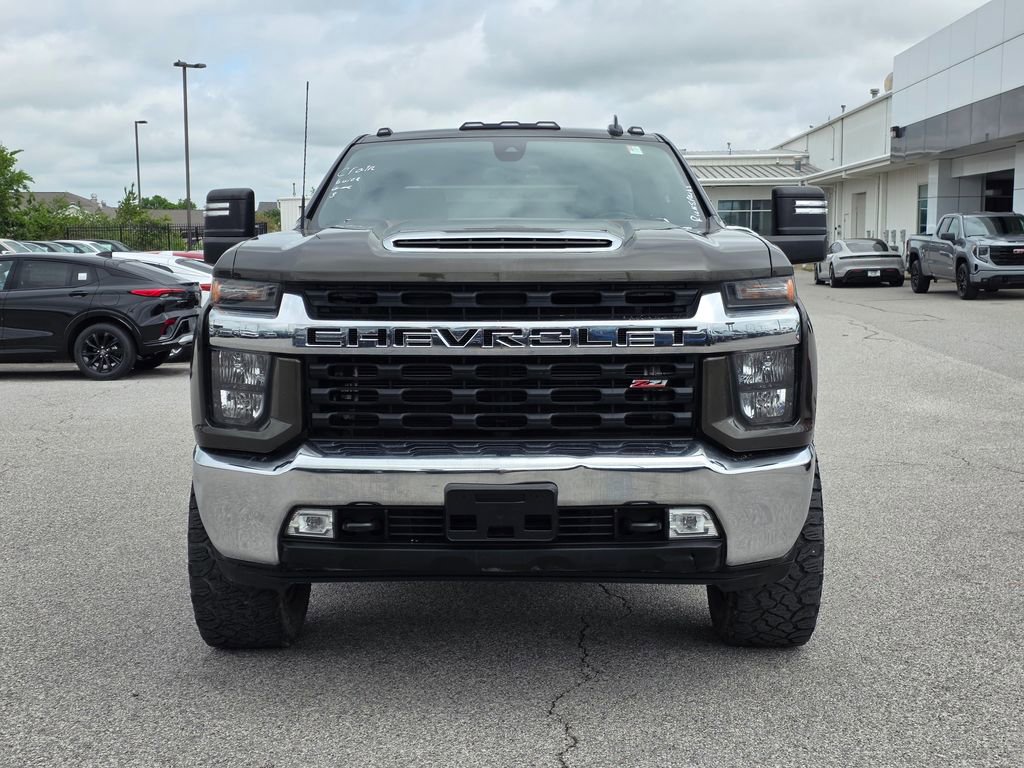 Used 2022 Chevrolet Silverado 2500 LT w/ Convenience Package AWD/4WD image 2
