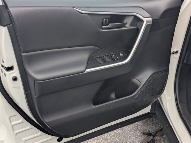 Used 2025 Toyota RAV4 LE image 10