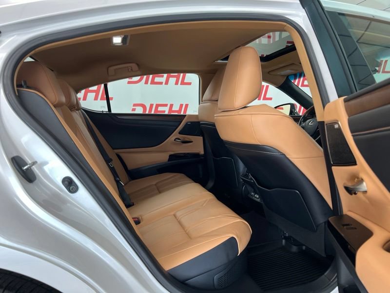 Used 2024 Lexus ES 300h w/ Accessory Package (Z1) FWD image 11