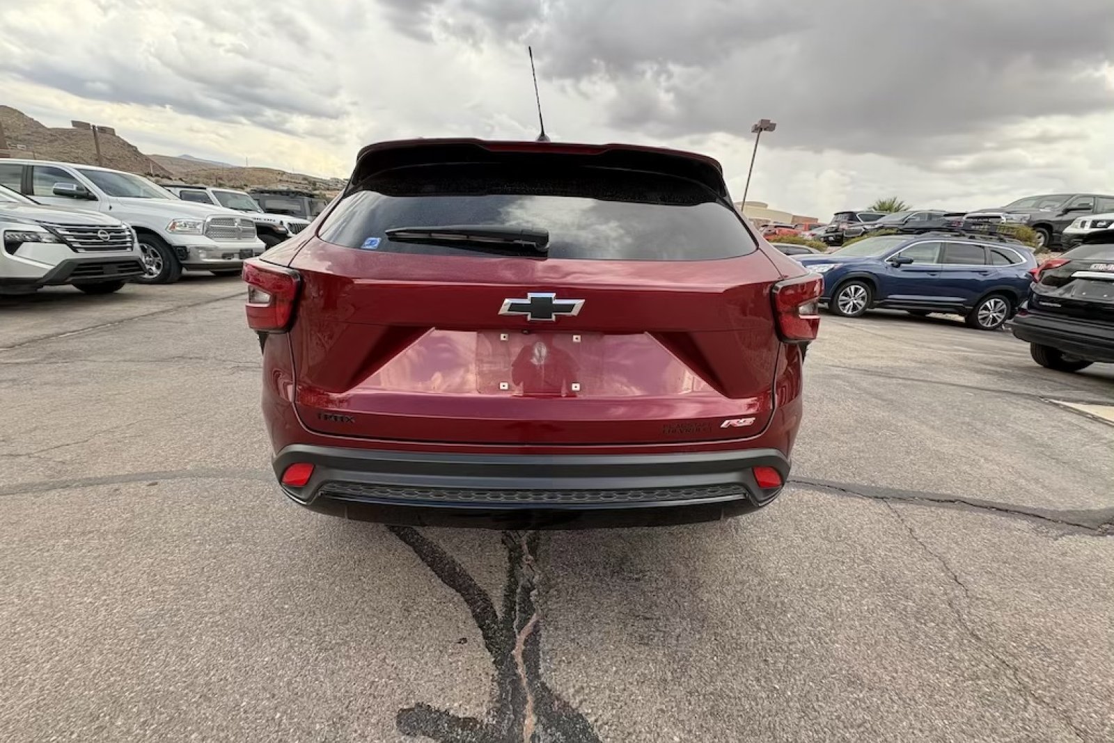 Used 2024 Chevrolet Trax RS w/ Sunroof Package FWD image 4