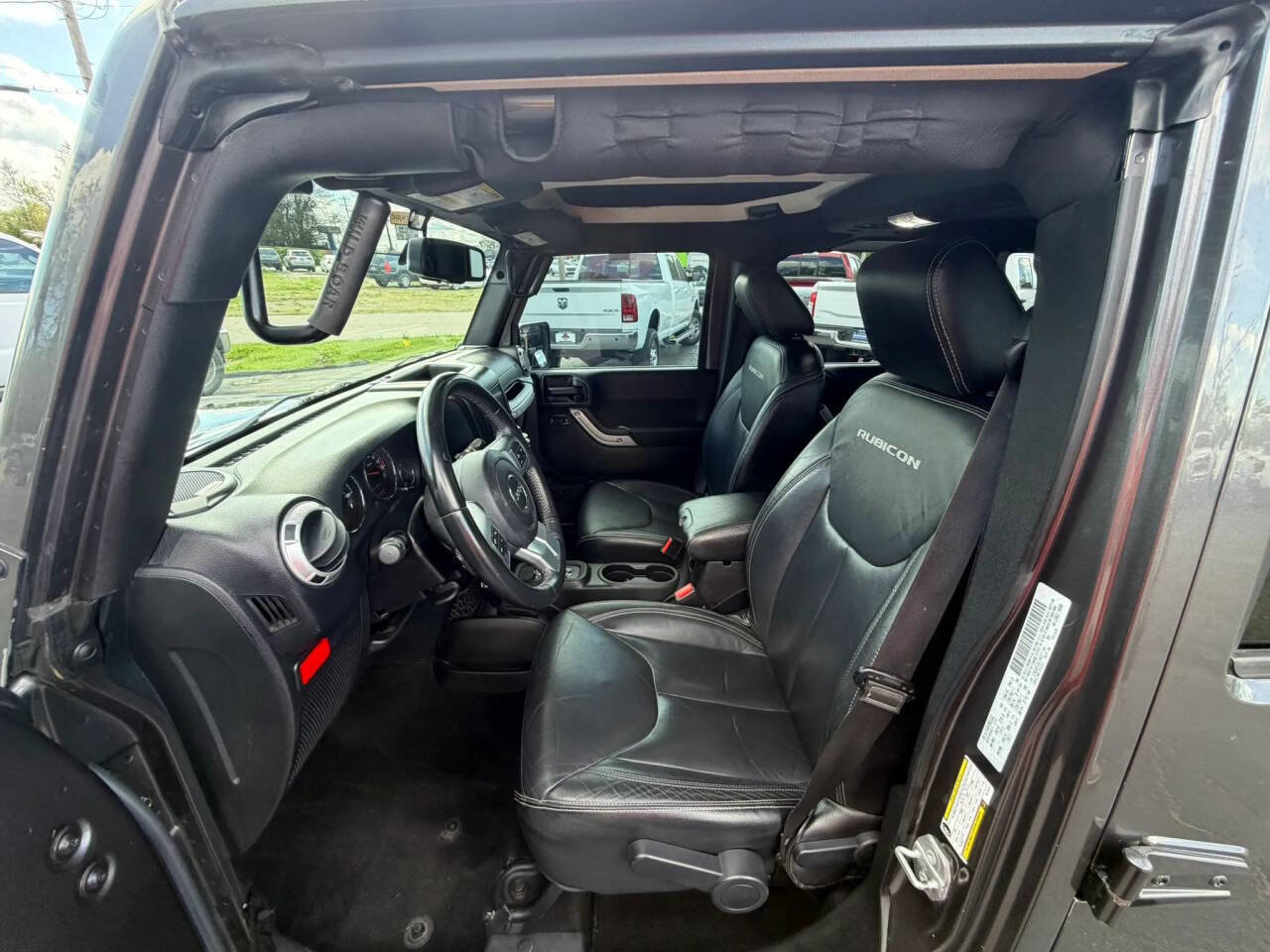 Used 2016 Jeep Wrangler Unlimited Rubicon image 14