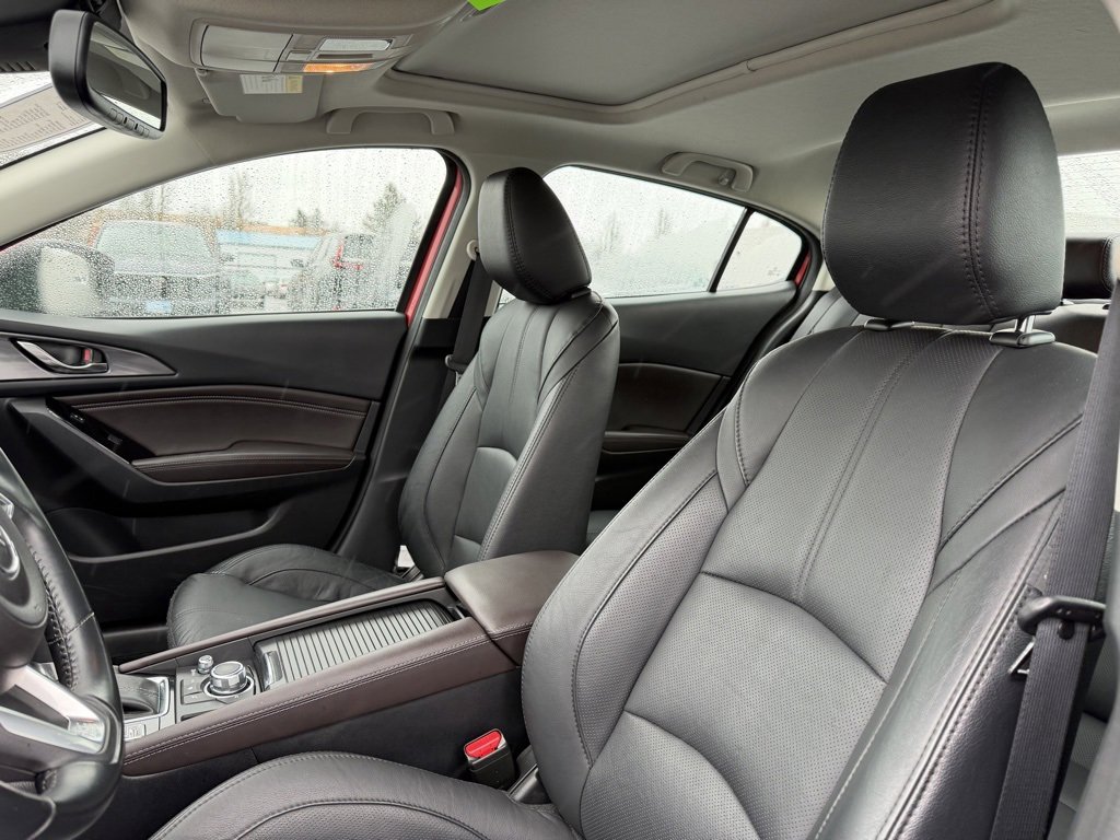 Used 2018 MAZDA MAZDA3 Grand Touring w/ Premium Equipment Package image 16
