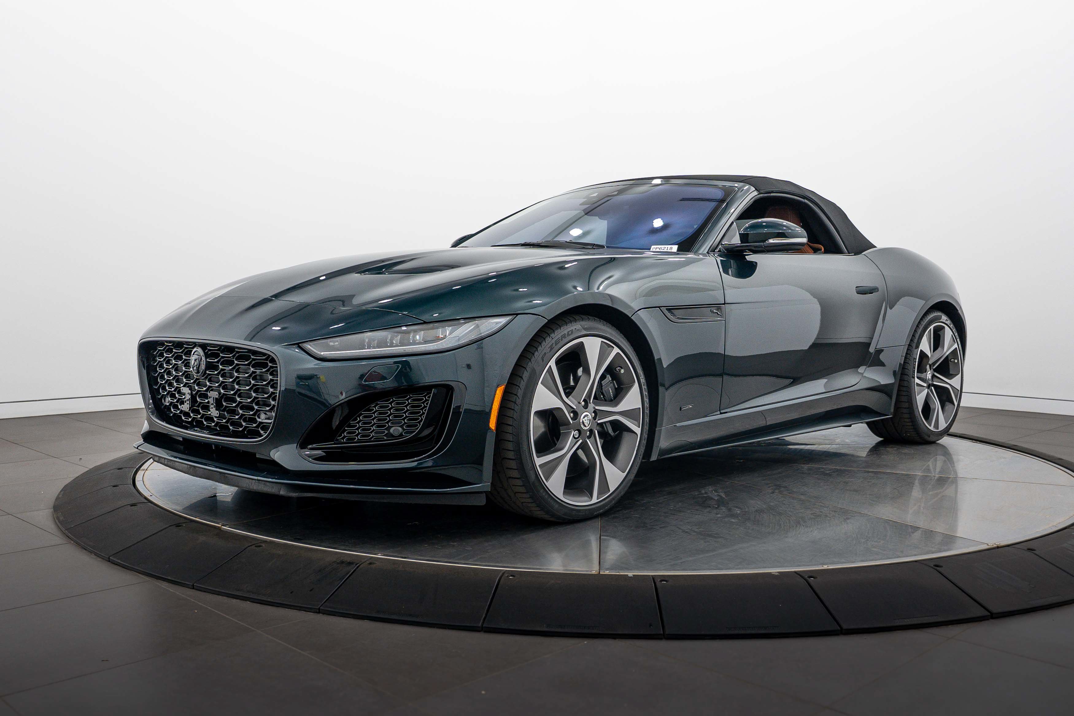 Used 2024 Jaguar F-TYPE Convertible AWD image 25