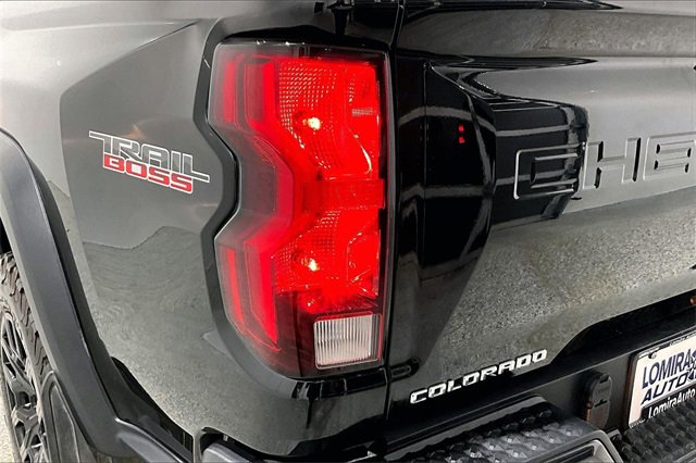 Used 2023 Chevrolet Colorado Trail Boss w/ Technology Package image 39