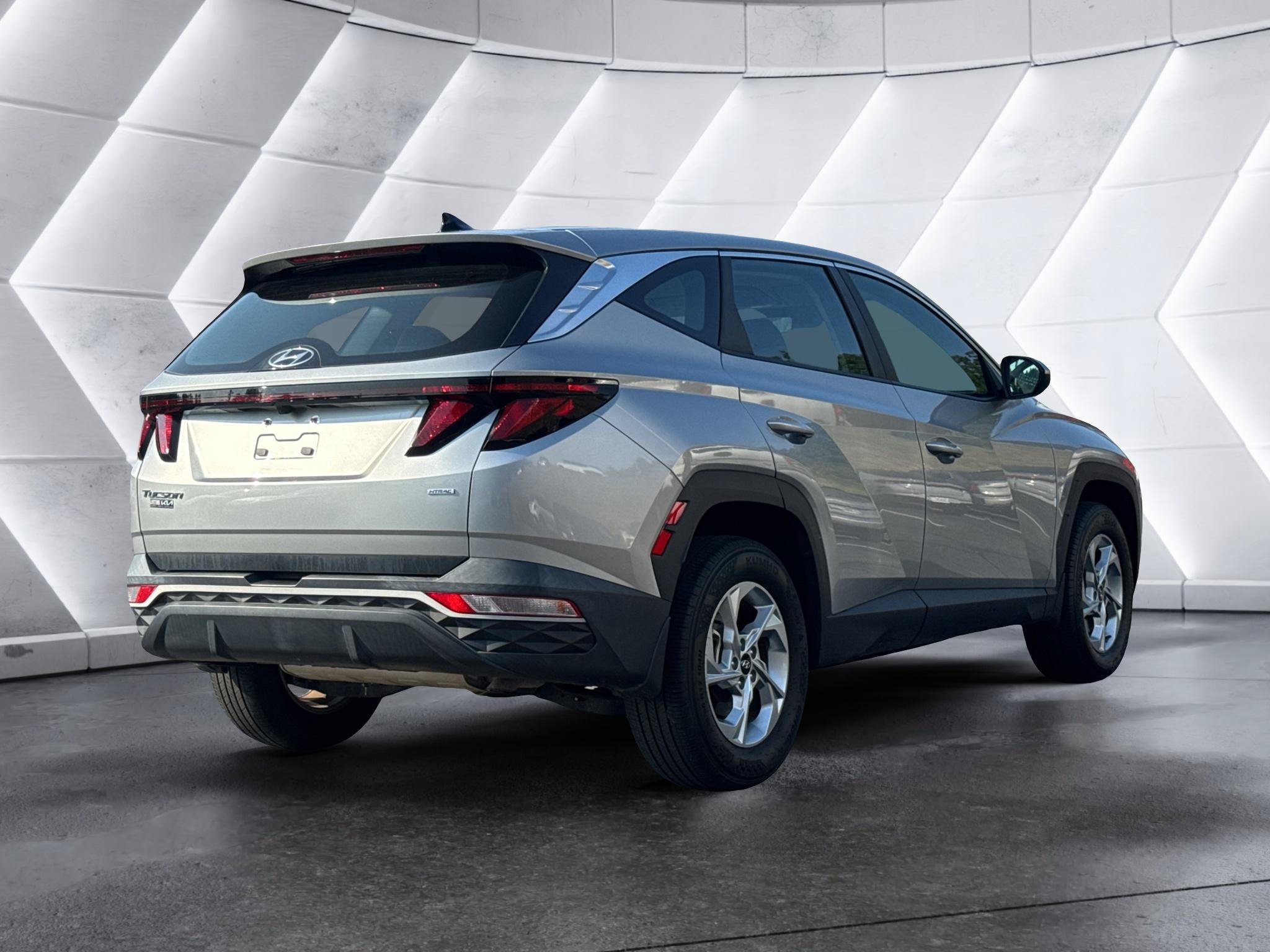 Used 2023 Hyundai Tucson SE AWD/4WD image 5
