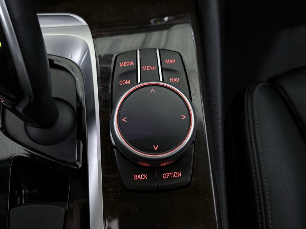 Used 2017 BMW 540i xDrive image 40