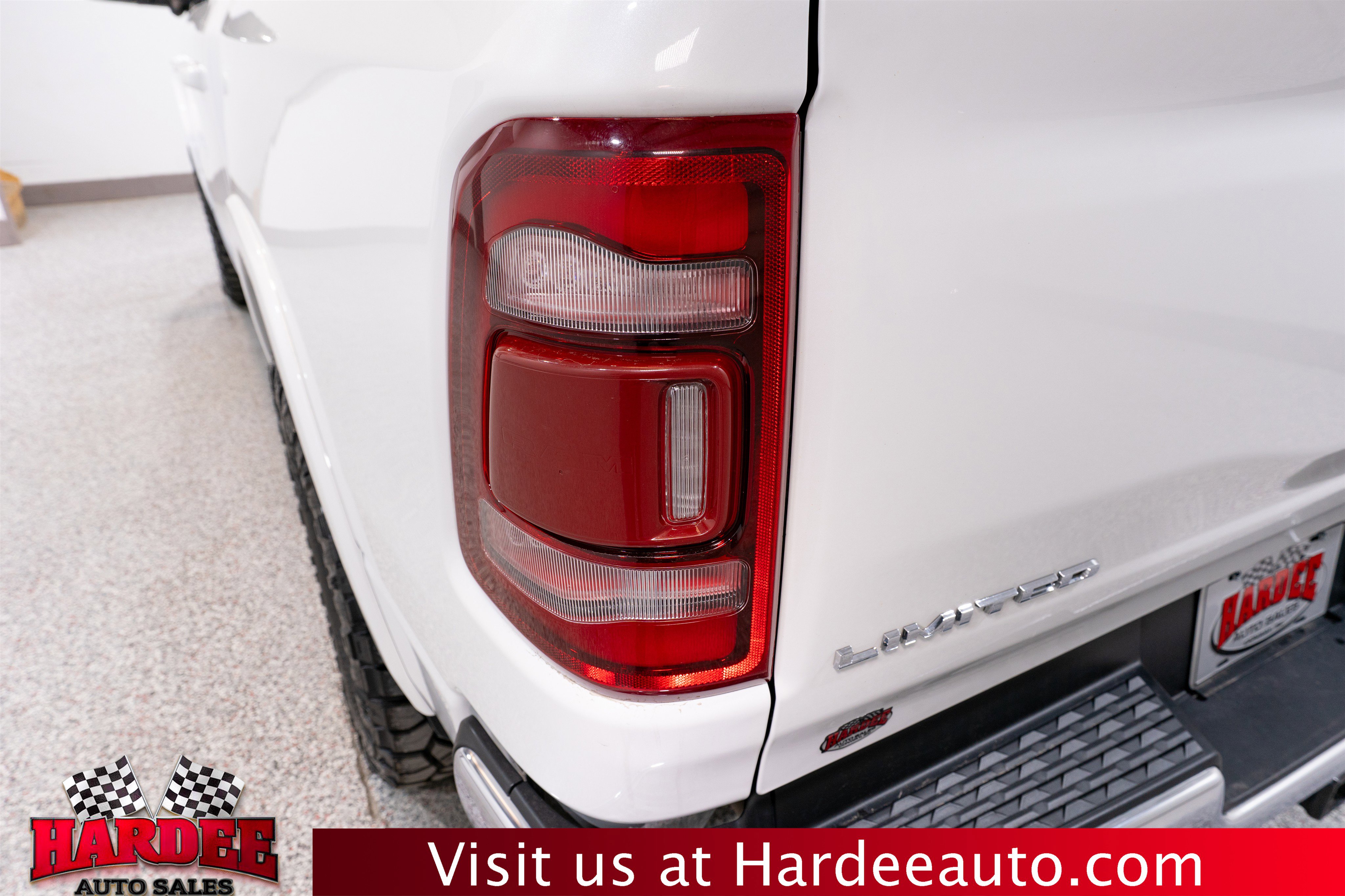 Used 2023 RAM 1500 Limited image 9