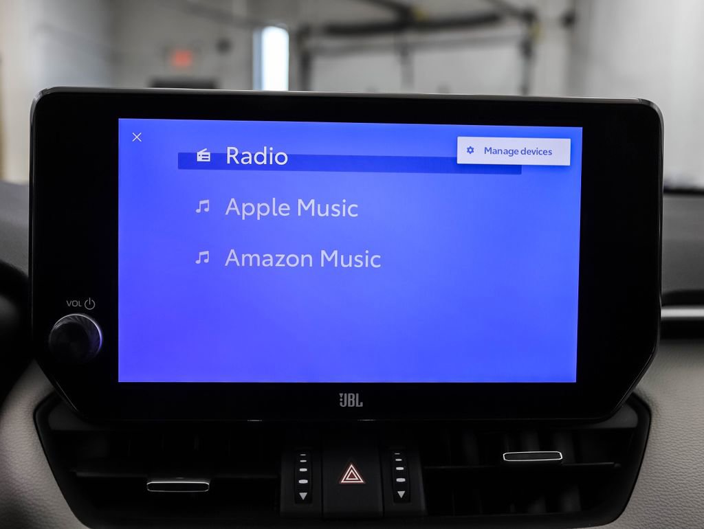 Used 2023 Toyota RAV4 XLE Premium image 15