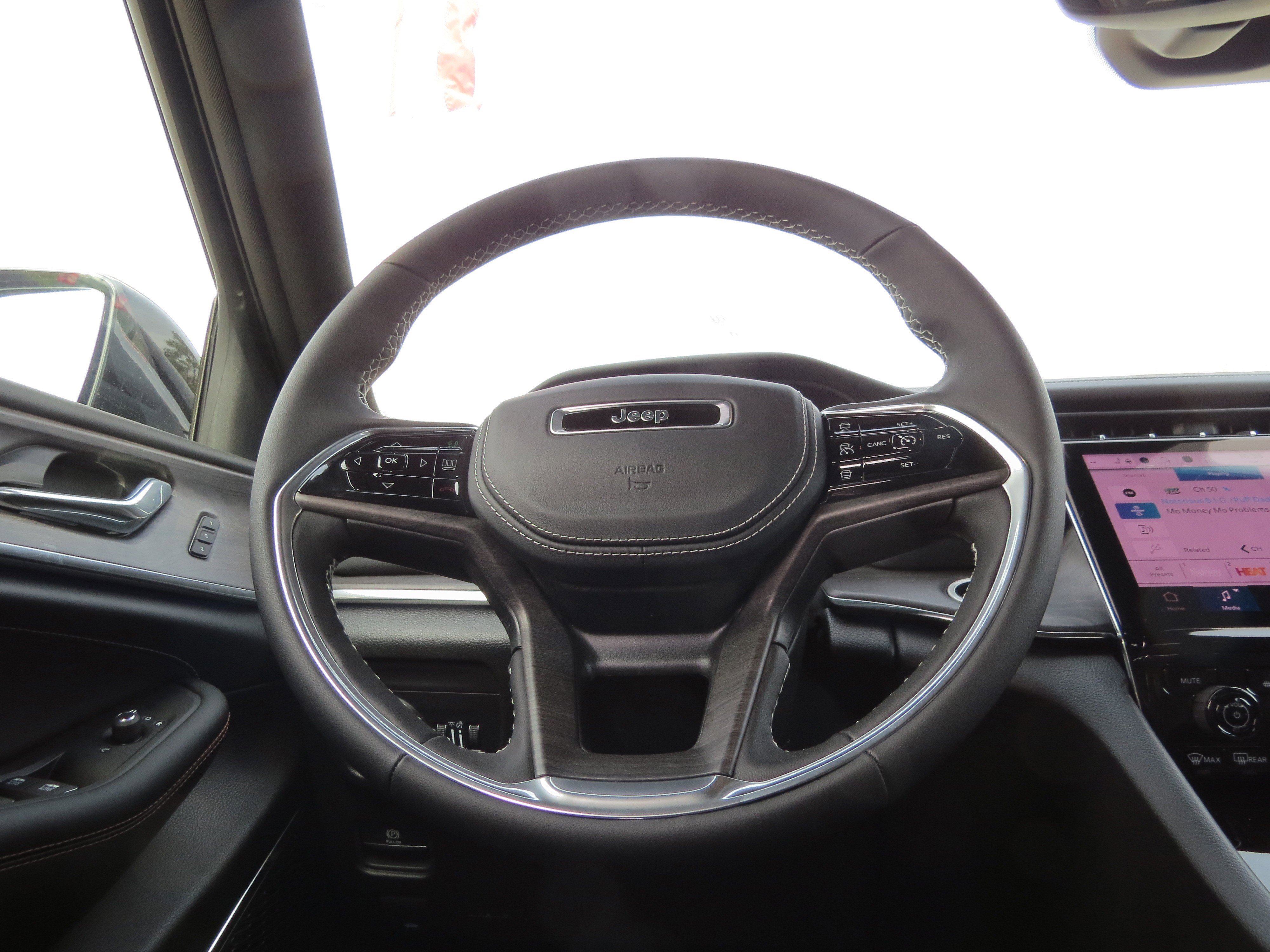 New 2025 Jeep Grand Cherokee Overland w/ Trailer Tow Package image 21