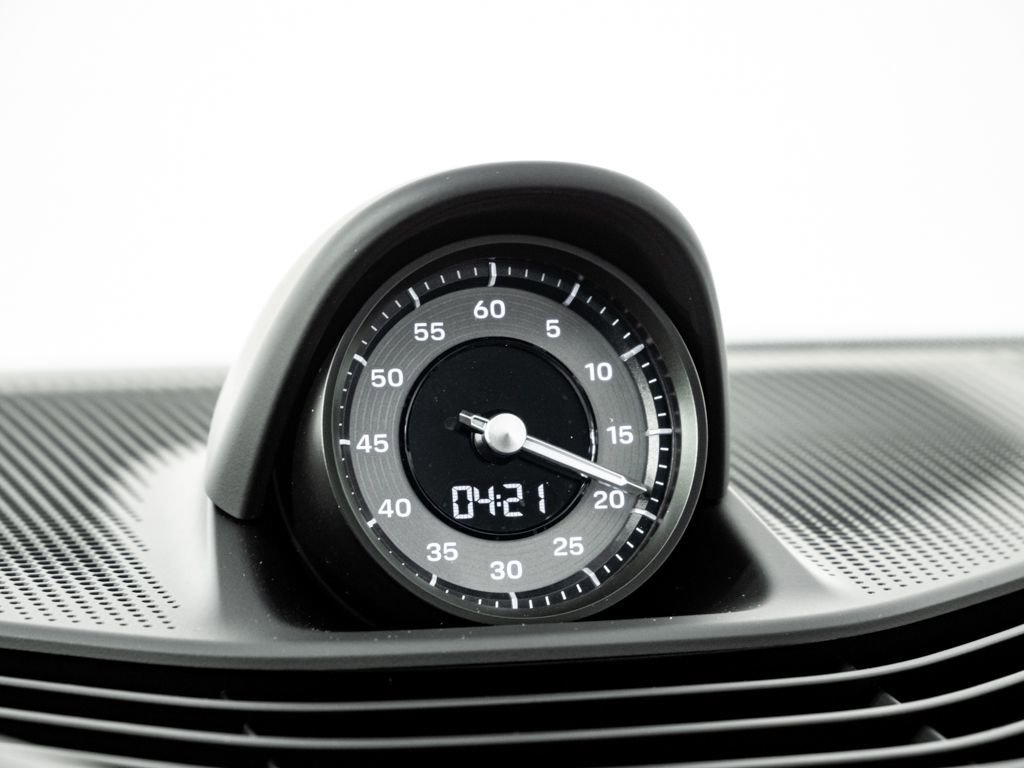 Certified 2025 Porsche Taycan AWD/4WD image 17