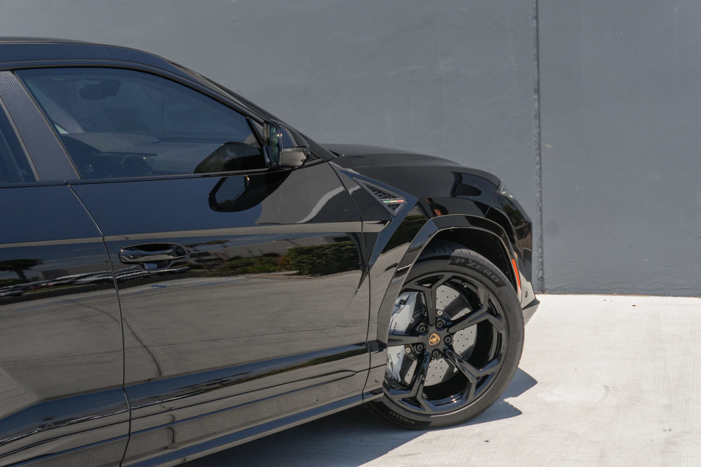 Used 2026 Lamborghini Urus SE AWD/4WD image 42