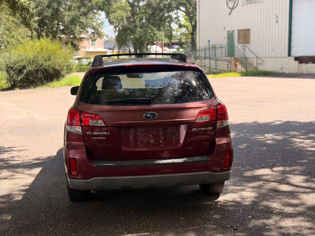 Used 2011 Subaru Outback 2.5i Premium AWD/4WD image 6