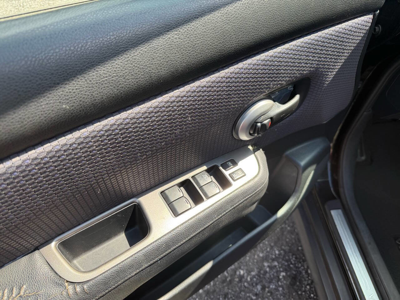 Used 2009 Nissan Versa SL w/ Convenience Pkg image 18