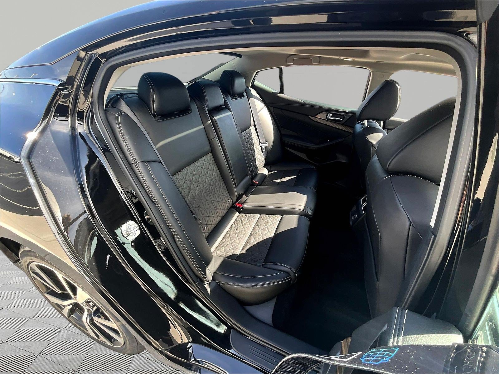 Used 2018 Nissan Maxima Platinum FWD image 24