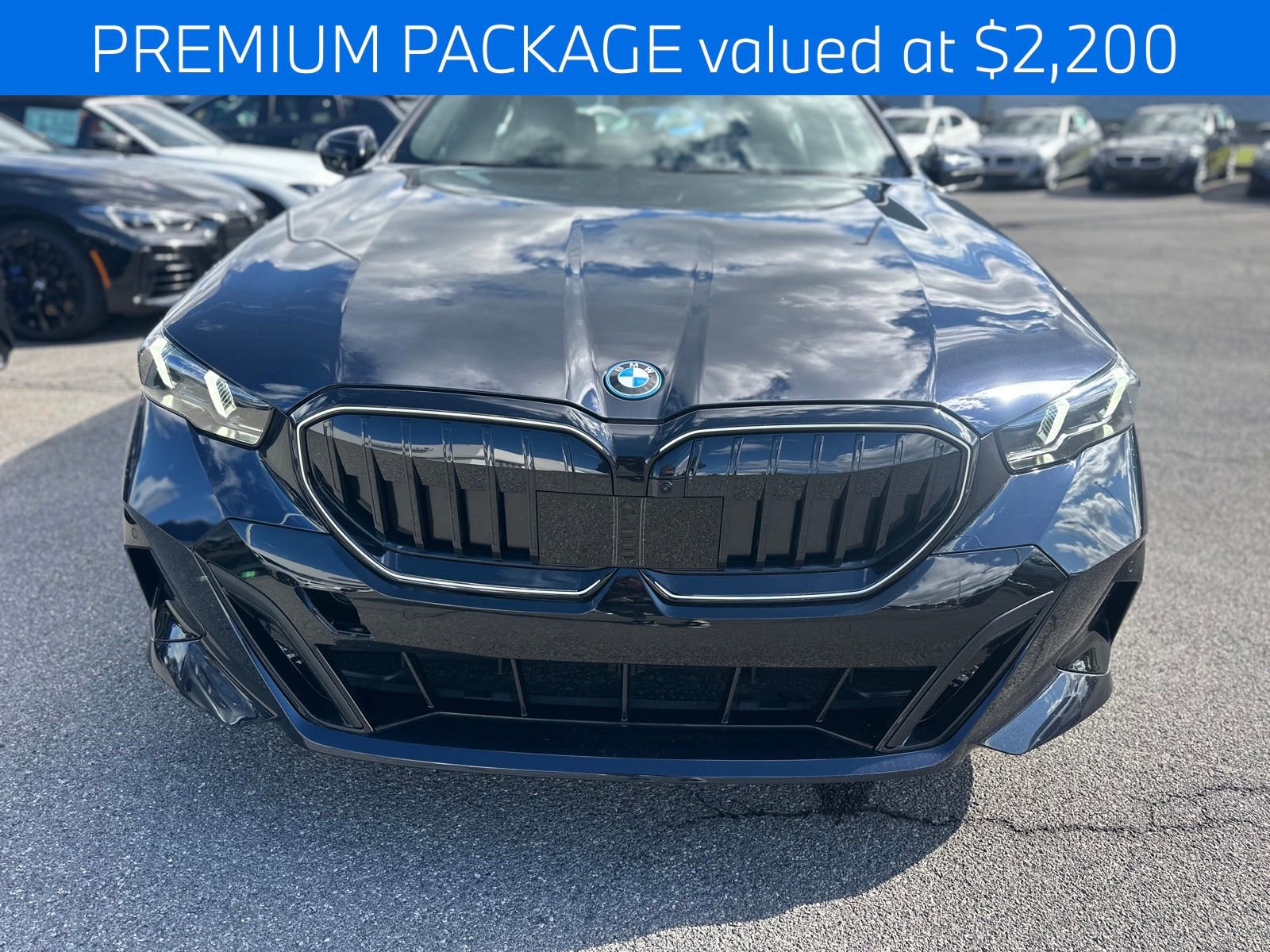 New 2026 BMW 550e xDrive image 3
