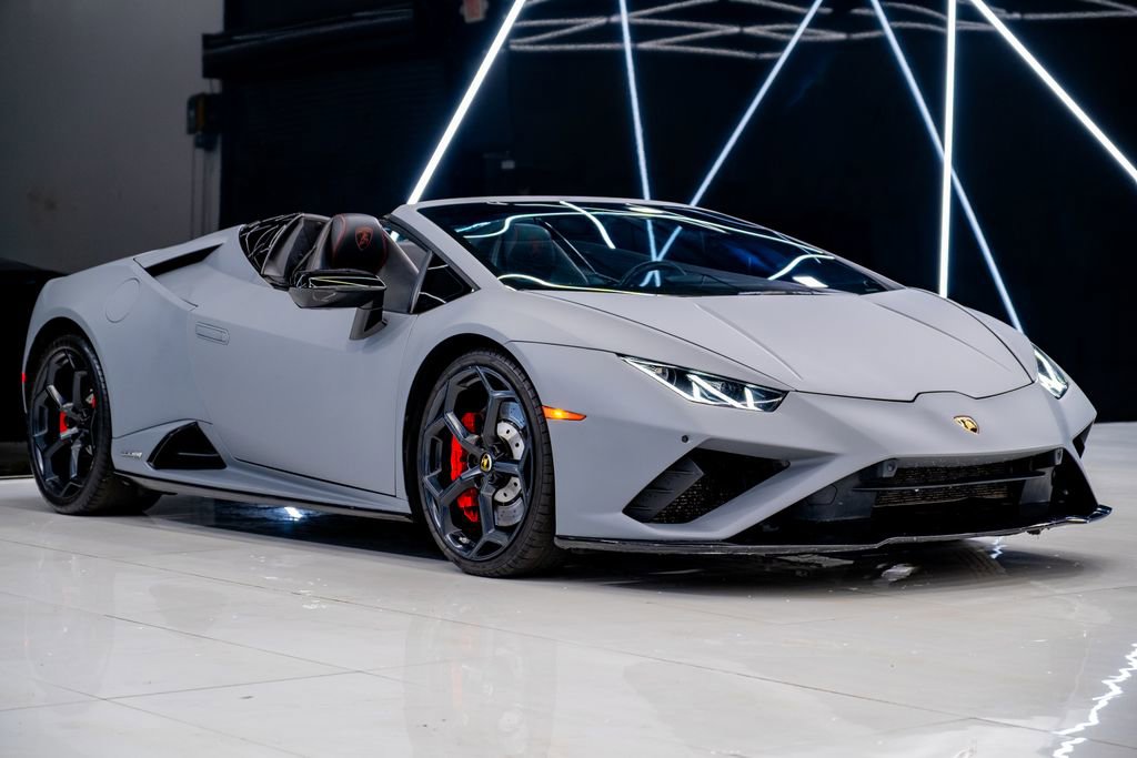 Used 2020 Lamborghini Huracan EVO image 5