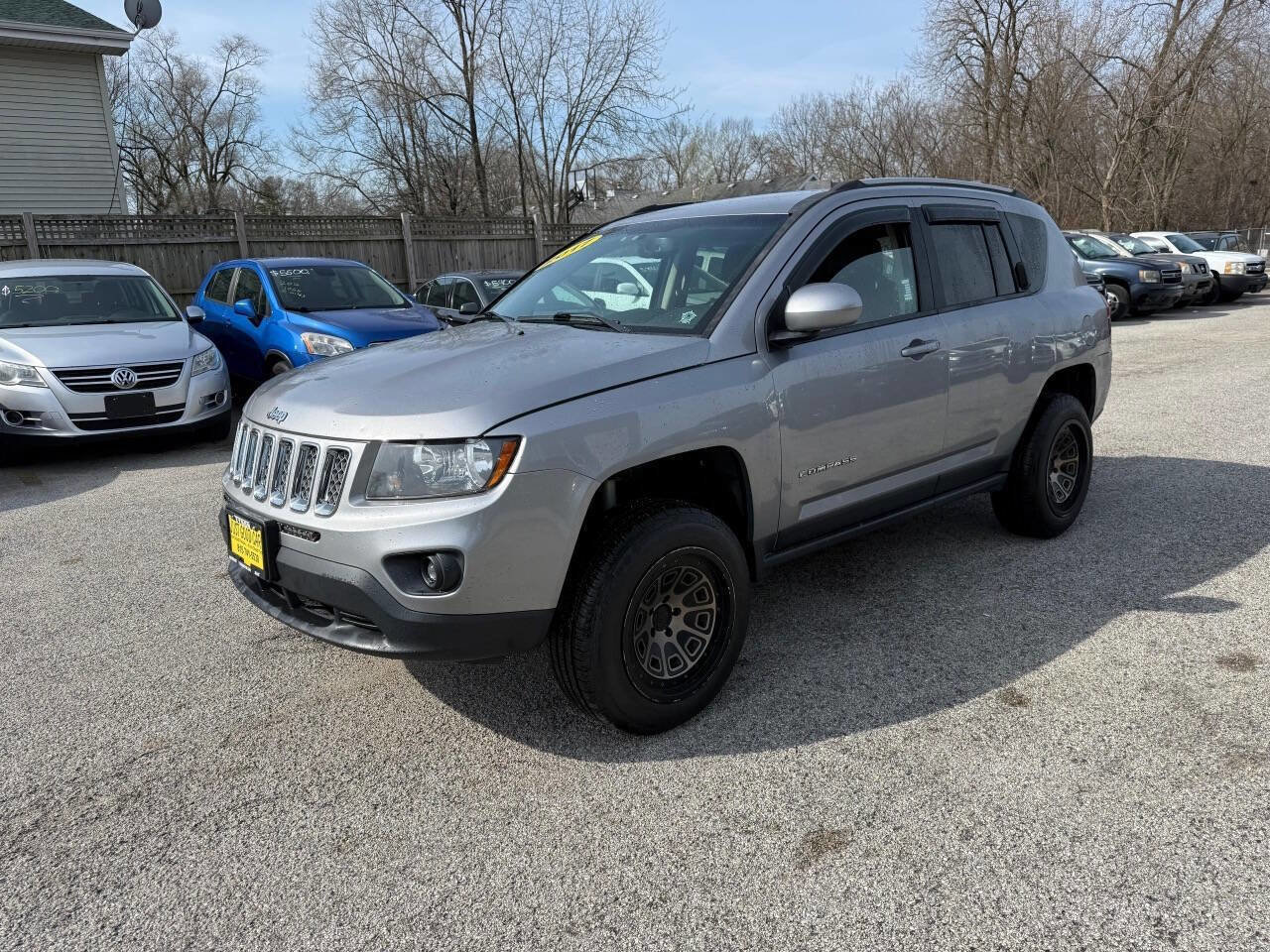 Used 2017 Jeep Compass Latitude image 1