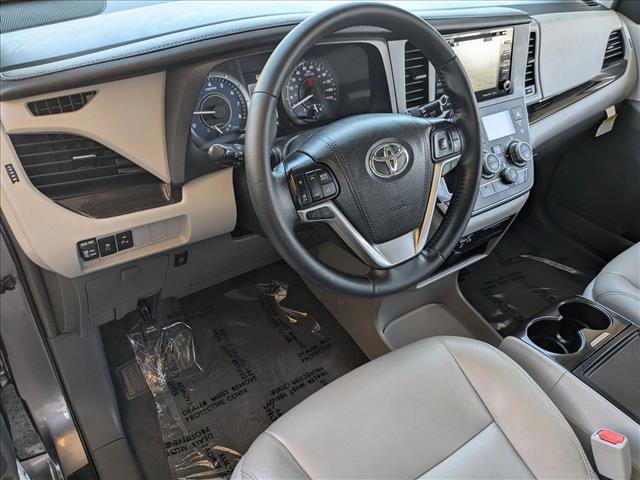 Used 2019 Toyota Sienna XLE w/ XLE Navigation Package FWD image 10