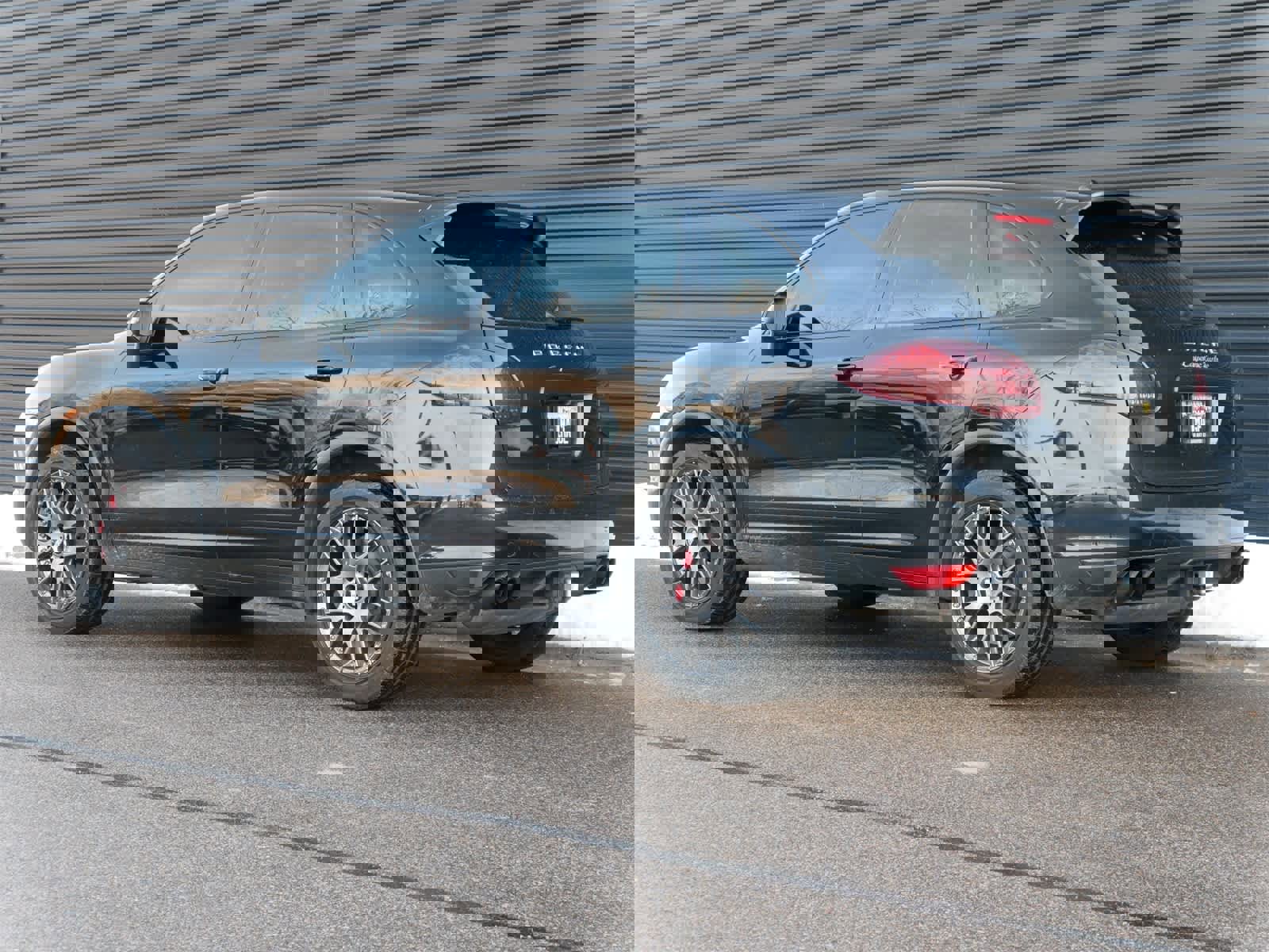 Used 2014 Porsche Cayenne Turbo image 3