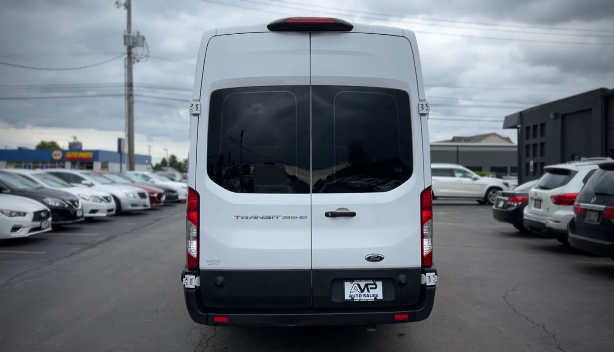 Used 2023 Ford Transit 350 XL image 5