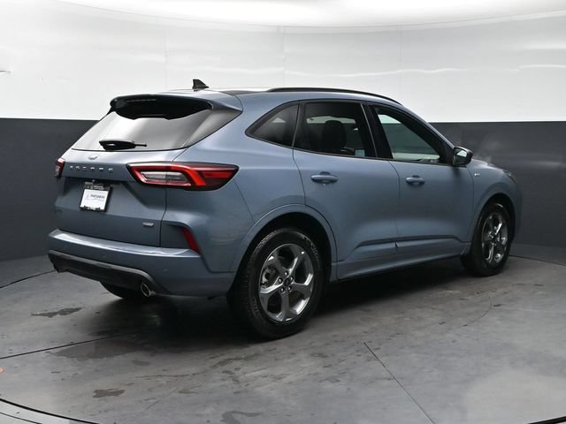 Used 2023 Ford Escape ST-Line w/ Equipment Group 301A FWD image 5