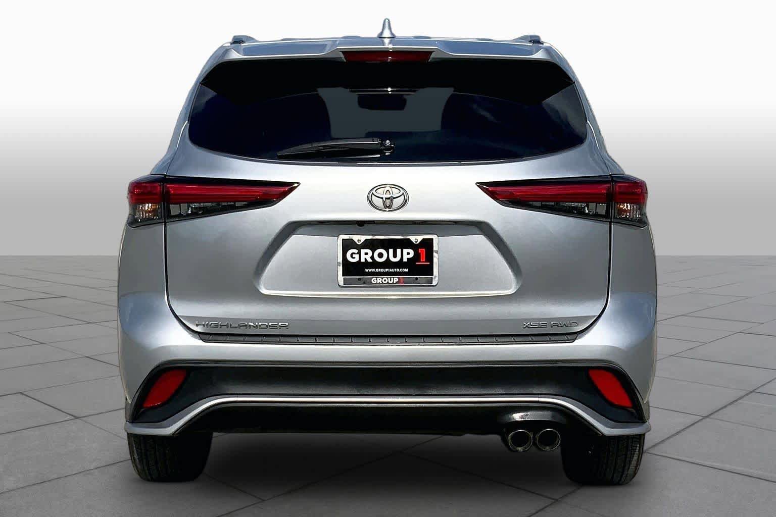 Used 2022 Toyota Highlander XSE AWD/4WD image 5