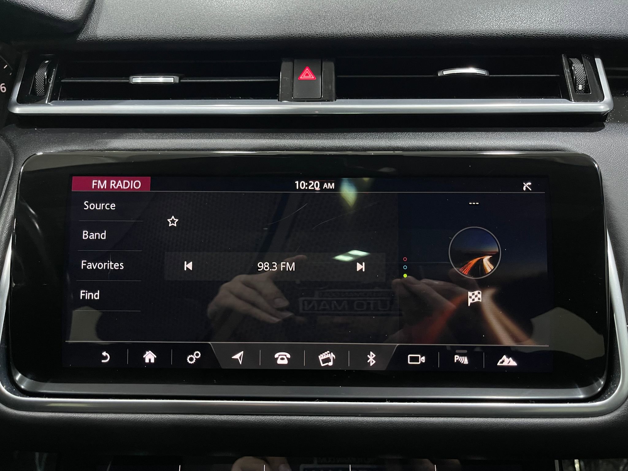 Used 2020 Land Rover Range Rover Velar R-Dynamic S image 24