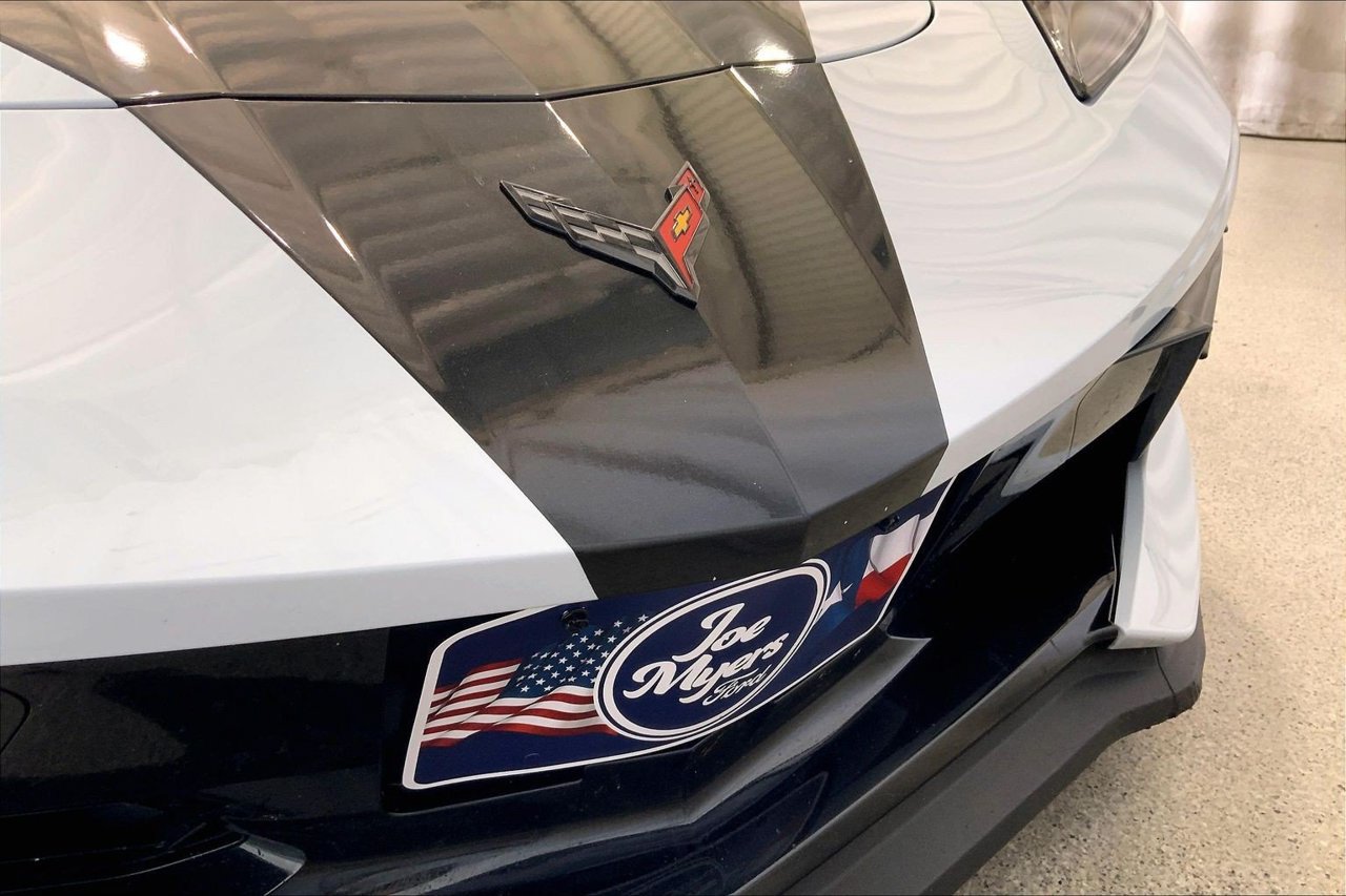 Used 2023 Chevrolet Corvette Stingray Coupe w/ Z51 Performance Package RWD image 27