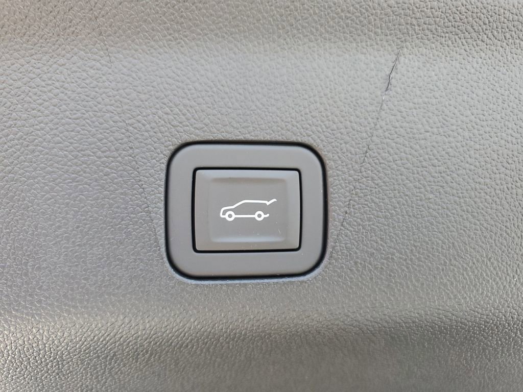 New 2026 Chevrolet Suburban RST image 12