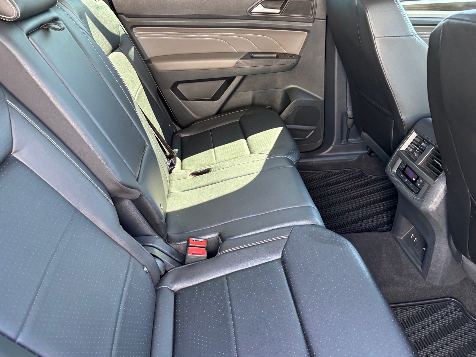 Used 2021 Volkswagen Atlas SE FWD image 29