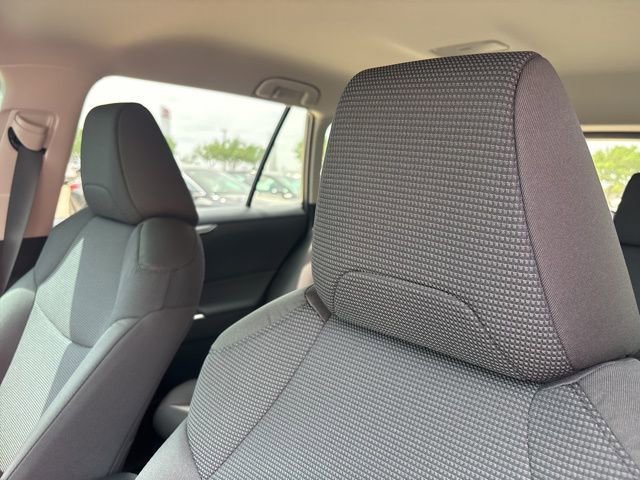 Used 2025 Toyota RAV4 LE image 9