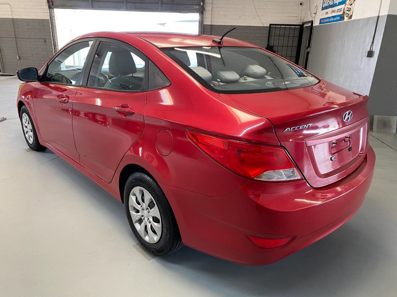 Used 2016 Hyundai Accent SE FWD image 4