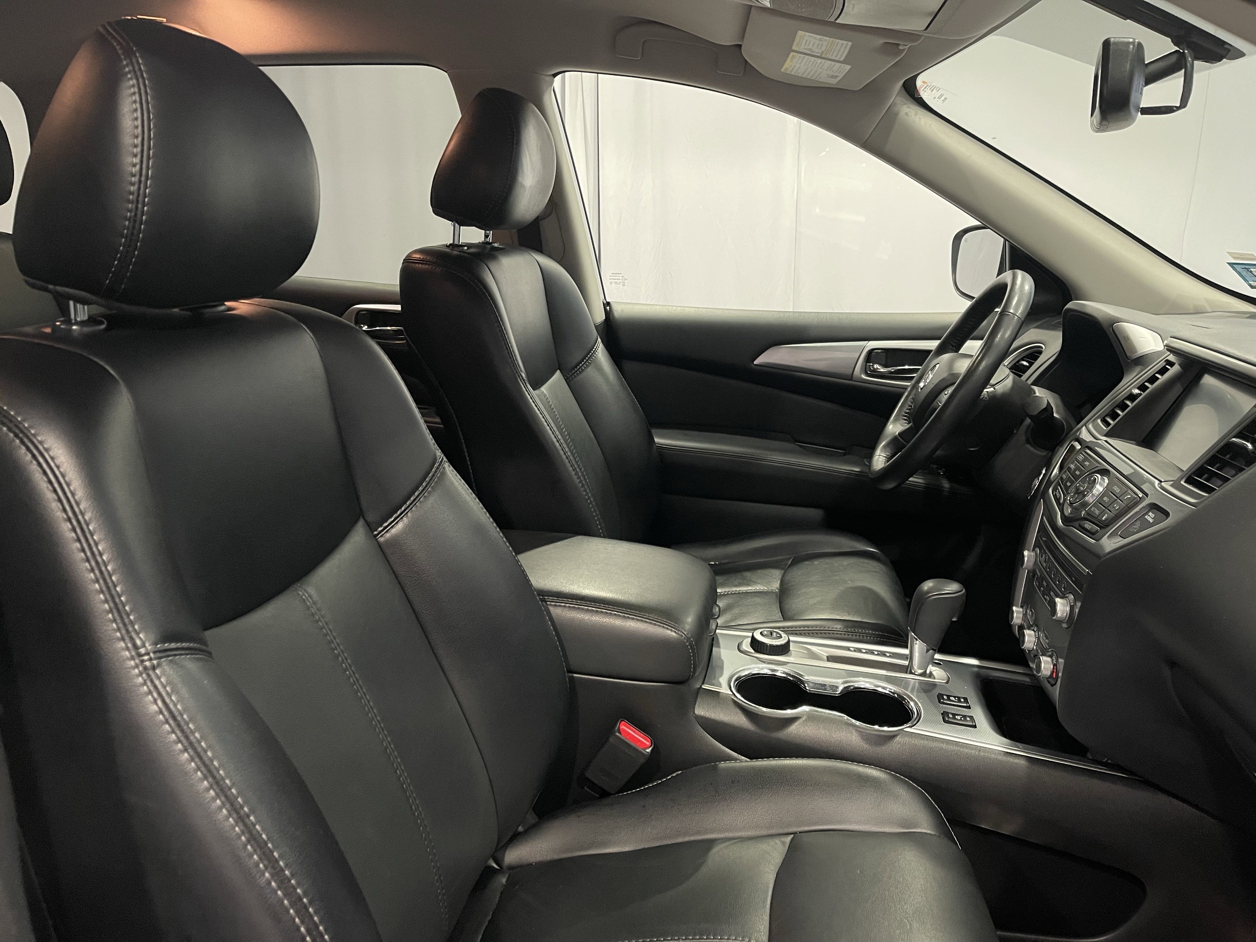 Used 2020 Nissan Pathfinder SL image 15