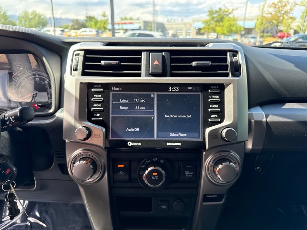 Used 2020 Toyota 4Runner SR5 AWD/4WD image 17