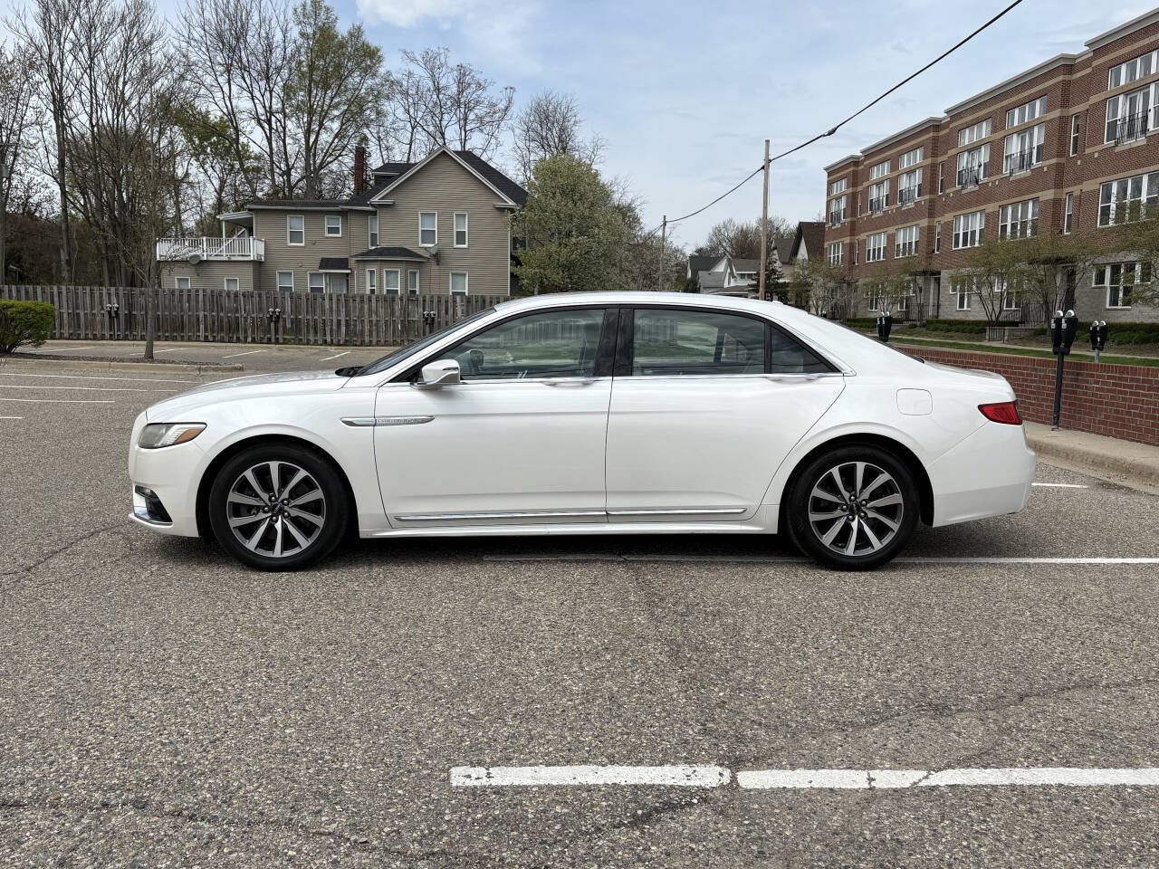 Used 2017 Lincoln Continental Premiere FWD image 14