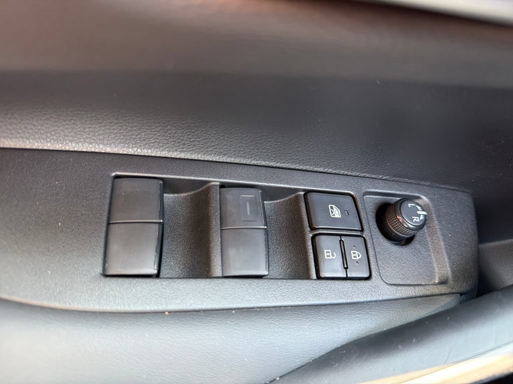 Used 2022 Toyota Corolla SE FWD image 42