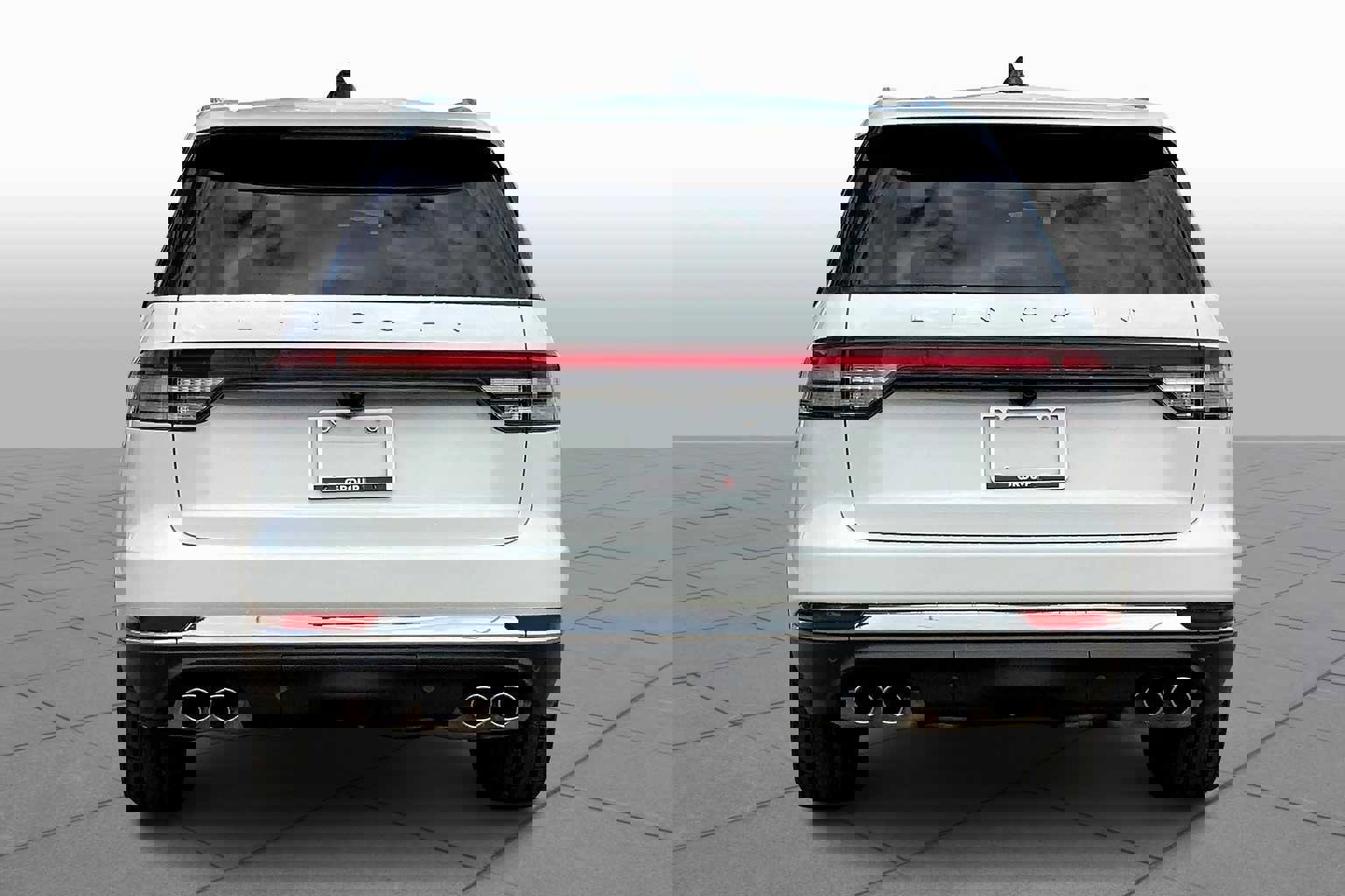 New 2025 Lincoln Aviator Reserve w/ Luxury Package image 4