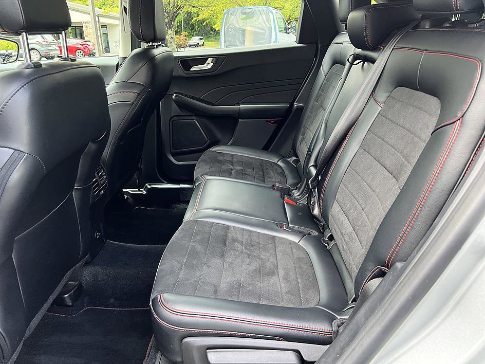 Used 2022 Ford Escape SEL w/ SEL Stealth AWD Package image 8