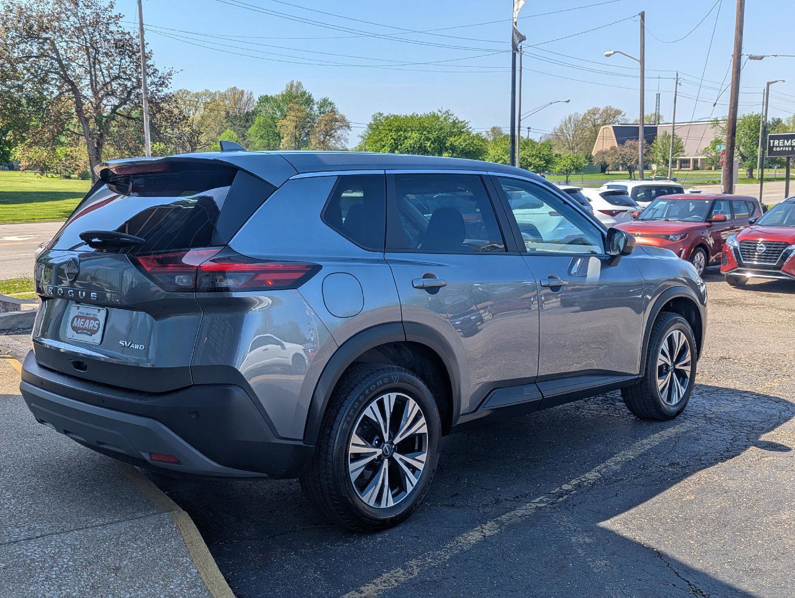 Used 2023 Nissan Rogue SV AWD/4WD image 6