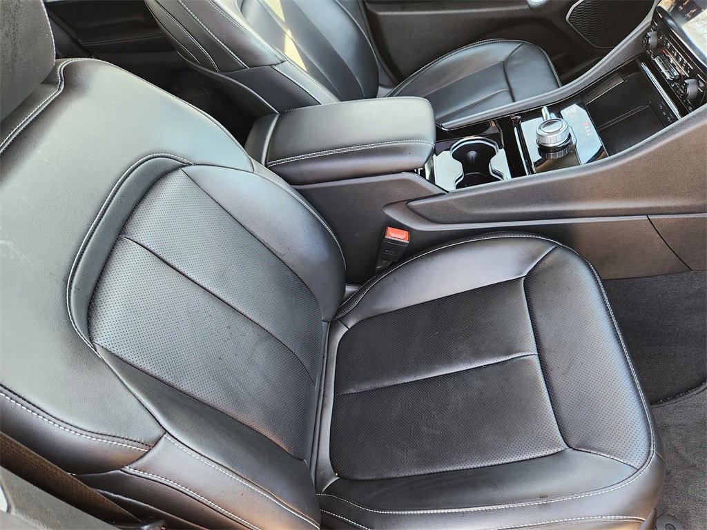 Used 2023 Jeep Grand Cherokee Limited w/ Luxury Tech Group II image 10