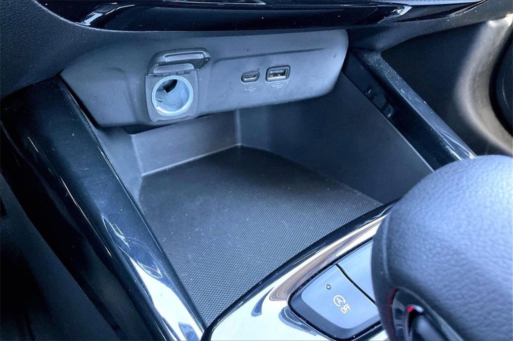 Certified 2024 Chevrolet Trax LT w/ Driver Confidence Package image 23