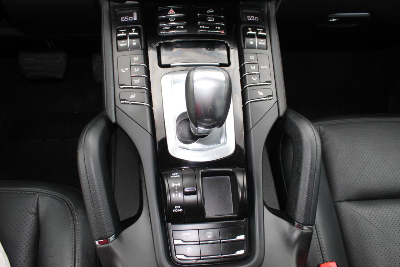 Used 2016 Porsche Cayenne AWD/4WD image 34