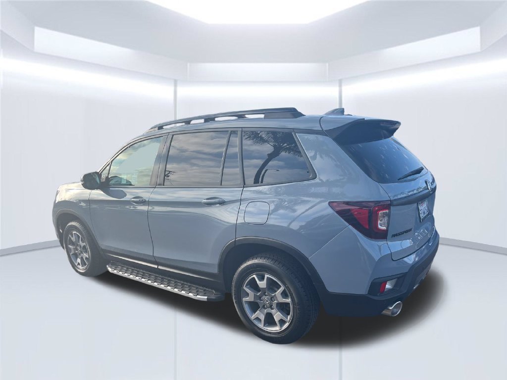 Used 2023 Honda Passport TrailSport image 3