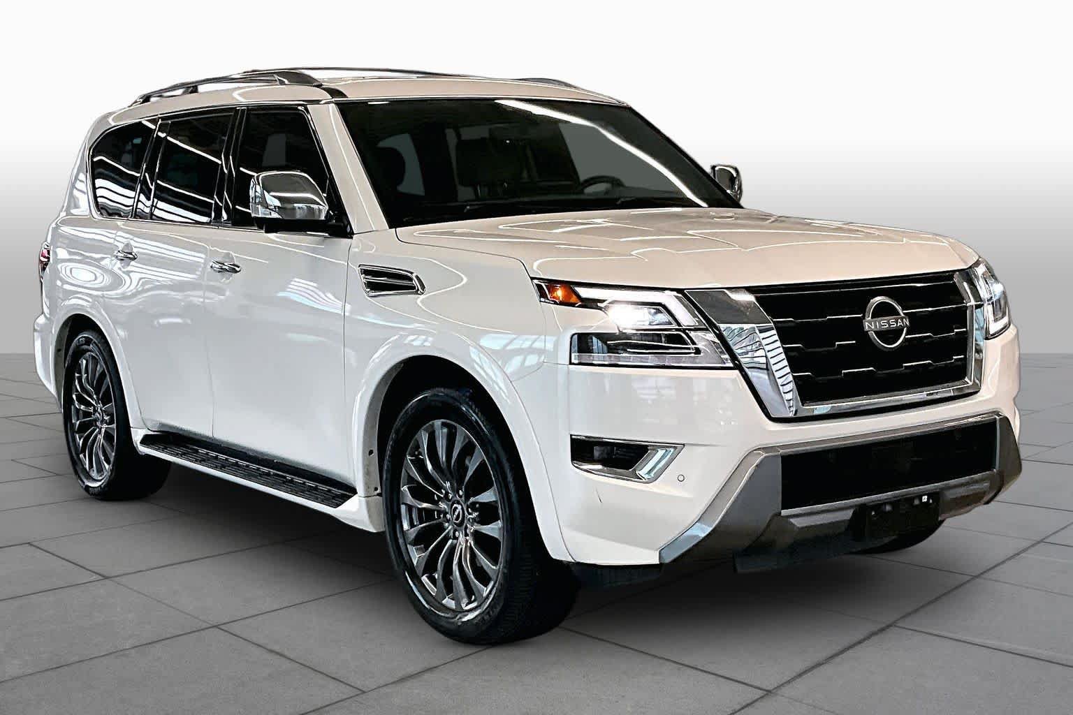 Used 2023 Nissan Armada Platinum w/ Captain's Chairs Package RWD image 3