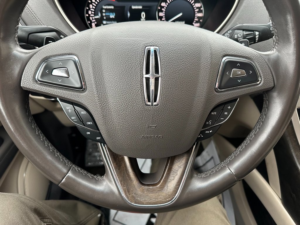 Used 2017 Lincoln MKX Select w/ Select Plus Package image 3